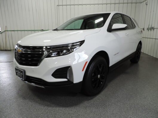 2024 Chev Equinox White AWD 001