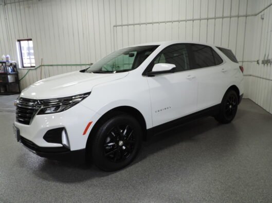 2024 Chev Equinox White AWD 002