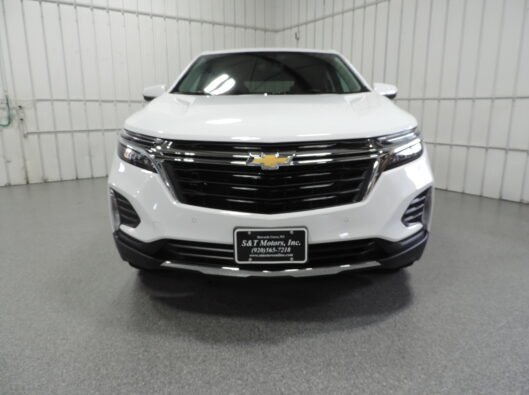 2024 Chev Equinox White AWD 005