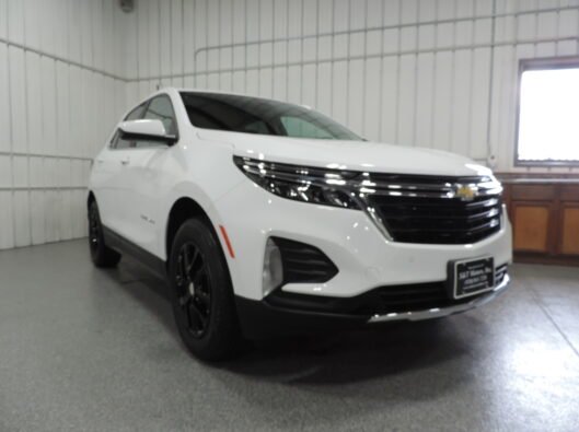 2024 Chev Equinox White AWD 007