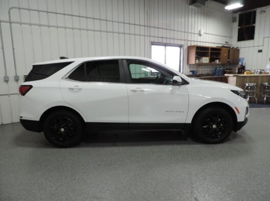2024 Chev Equinox White AWD 010