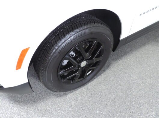 2024 Chev Equinox White AWD 013