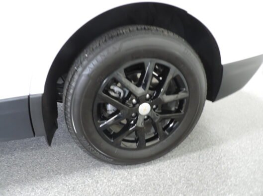 2024 Chev Equinox White AWD 014