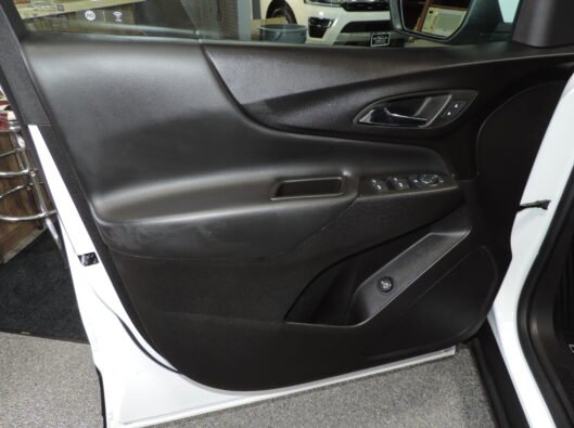 2024 Chev Equinox White AWD 032