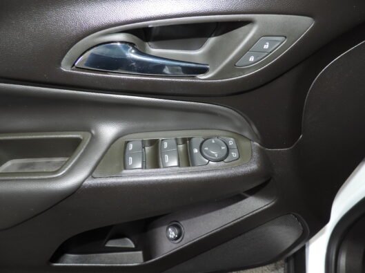 2024 Chev Equinox White AWD 033