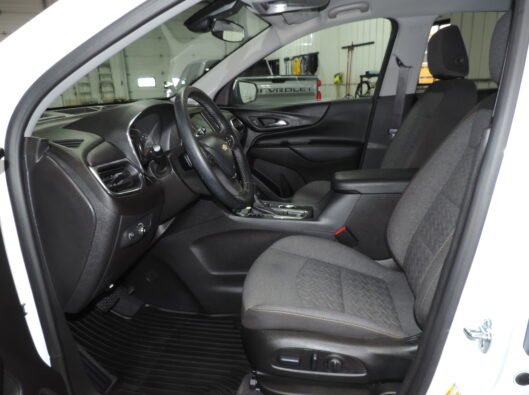 2024 Chev Equinox White AWD 034
