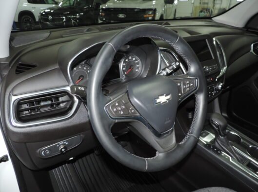 2024 Chev Equinox White AWD 035