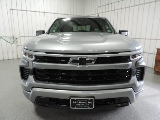 2024 Chev Silverado Duramax Gray 005