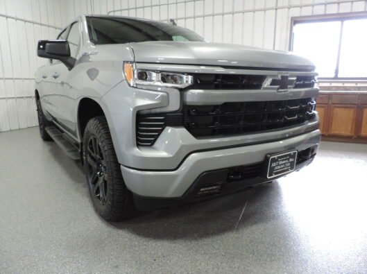 2024 Chev Silverado Duramax Gray 007