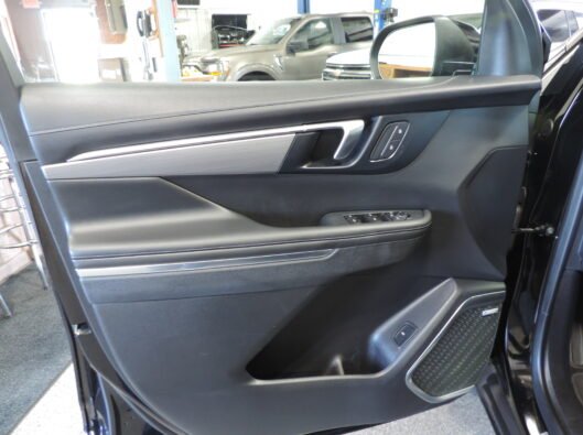 2025 Buick Enclave Black 036