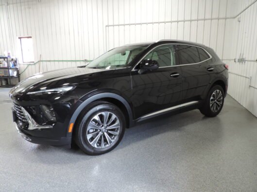 2025 Buick Envision Black 004