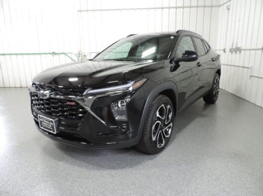 2025 Chev Trax RS Black 001