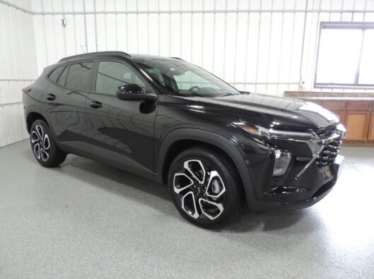 2025 Chev Trax RS Black 009