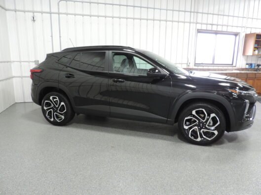 2025 Chev Trax RS Black 010