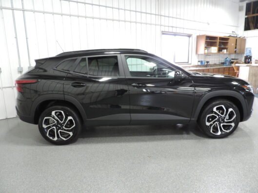 2025 Chev Trax RS Black 011
