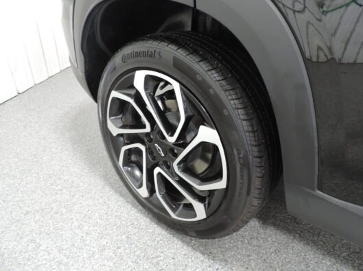 2025 Chev Trax RS Black 012