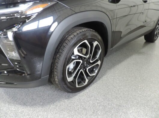 2025 Chev Trax RS Black 014