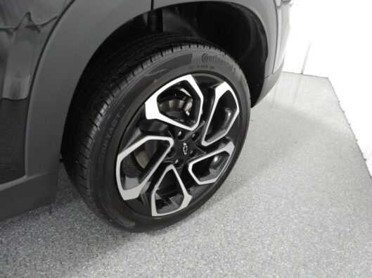 2025 Chev Trax RS Black 015