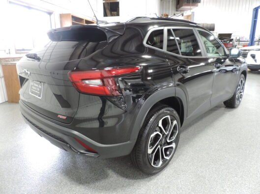2025 Chev Trax RS Black 019