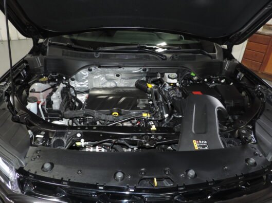 2025 Chev Trax RS Black 020