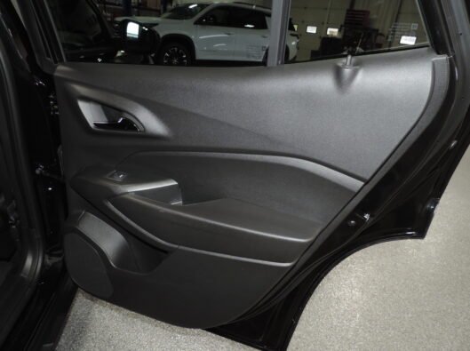 2025 Chev Trax RS Black 026