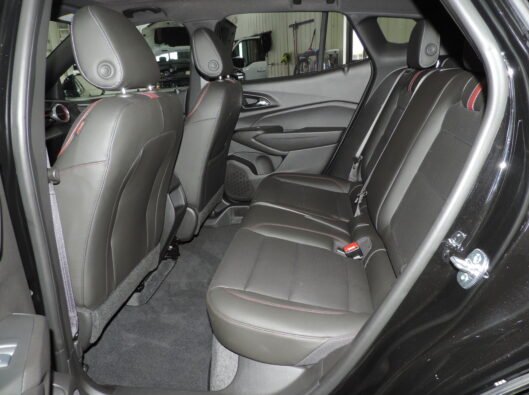 2025 Chev Trax RS Black 030