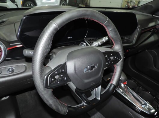 2025 Chev Trax RS Black 034