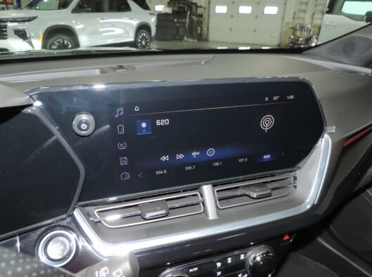 2025 Chev Trax RS Black 038