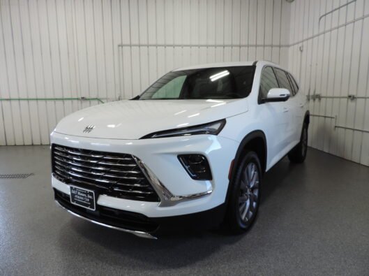 2025Buick Enclave White 001
