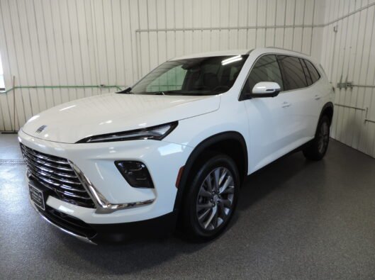 2025Buick Enclave White 002