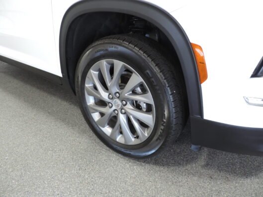 2025Buick Enclave White 012