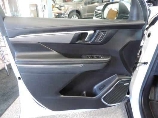 2025Buick Enclave White 037