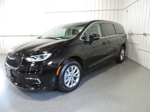 2024 Chrysler Pacifica 002