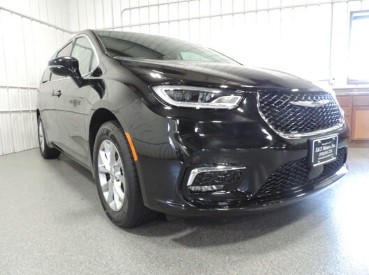 2024 Chrysler Pacifica 008