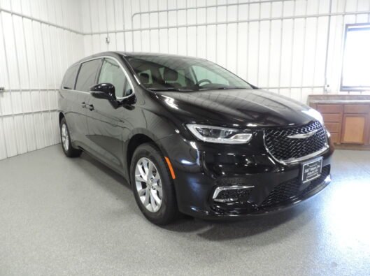 2024 Chrysler Pacifica 009