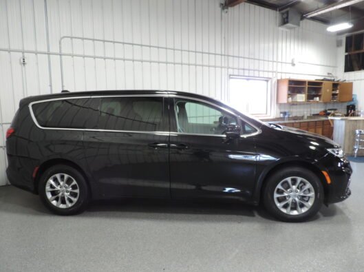 2024 Chrysler Pacifica 012