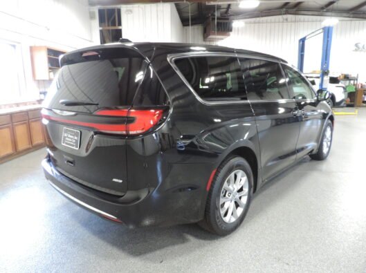 2024 Chrysler Pacifica 020