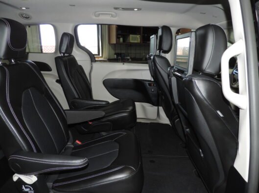 2024 Chrysler Pacifica 026