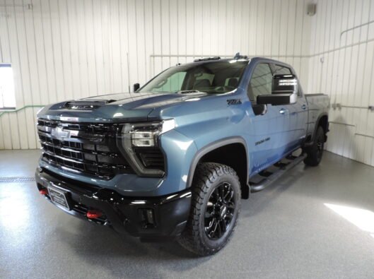 2025 HD 3500 LTZ Silverado 001