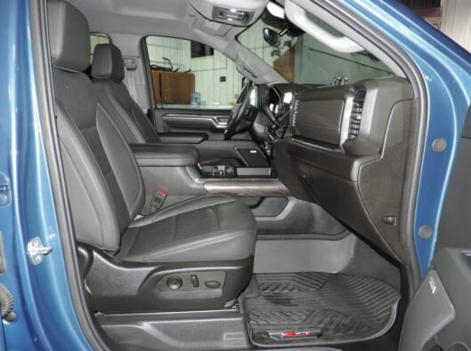 2025 HD 3500 LTZ Silverado 031
