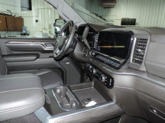 2025 HD 3500 LTZ Silverado 033