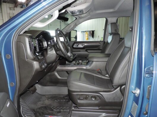 2025 HD 3500 LTZ Silverado 042