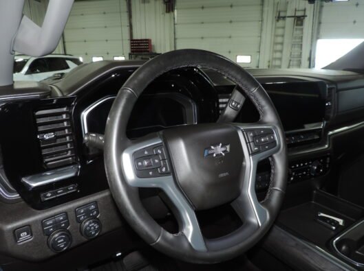 2025 HD 3500 LTZ Silverado 043