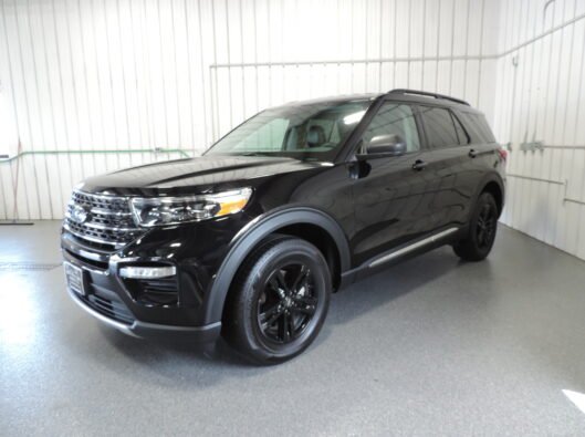 2023 Ford Explorer Black 002