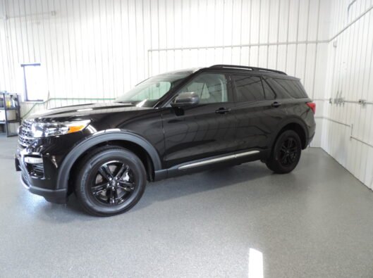2023 Ford Explorer Black 004