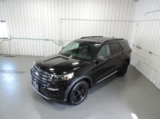 2023 Ford Explorer Black 014