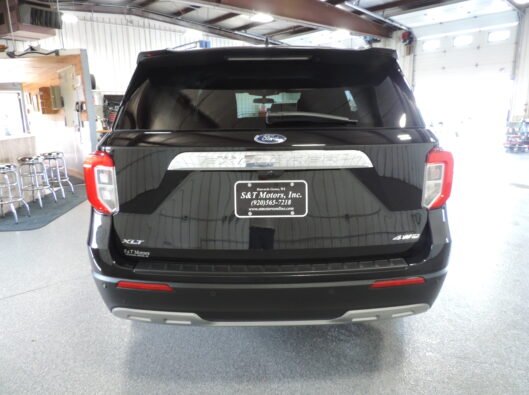 2023 Ford Explorer Black 015