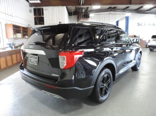 2023 Ford Explorer Black 016