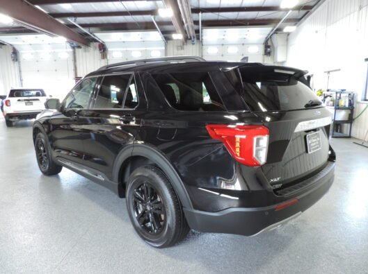 2023 Ford Explorer Black 017