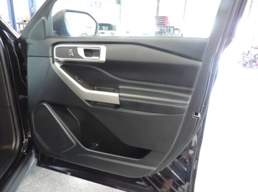 2023 Ford Explorer Black 019